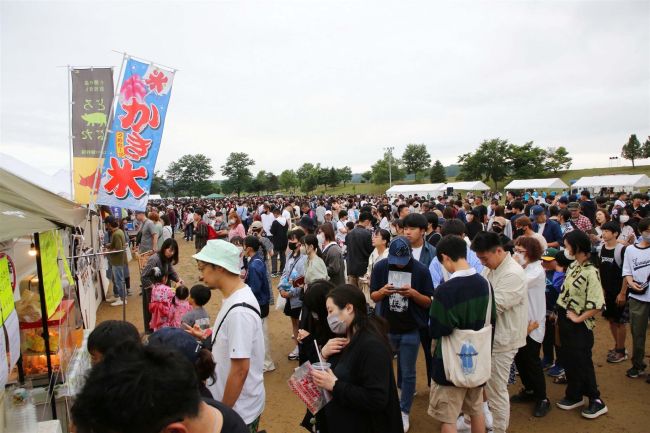 ３万人で会場熱気　まくべつ夏フェスタ～写真特集