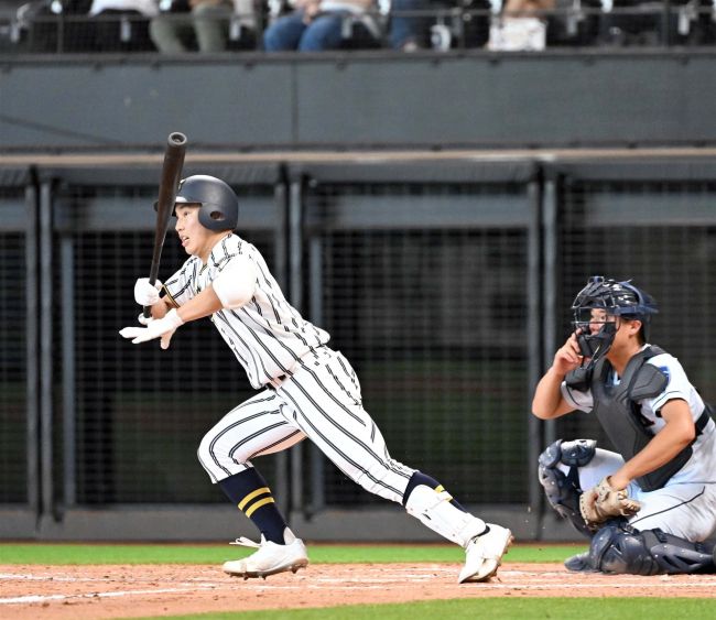 白樺戦士エスコンで躍動も決勝進出ならず　延長十回タイブレーク５―７クラーク国際　夏の高校野球北北海道大会準決勝