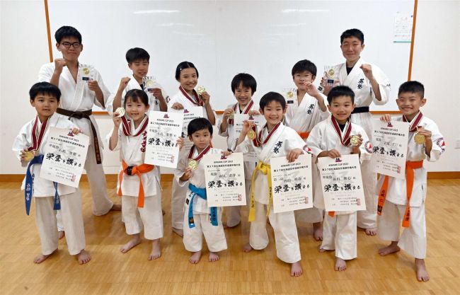 岩城（葵塾）松本（鈴木道場）森田（葵塾）Ｖ　極カップ　道南大会は前田制す（葵塾）