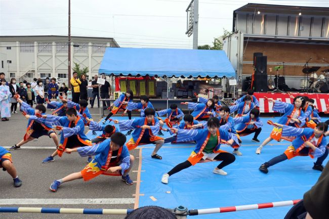 【写真】商工会七夕祭りにぎわう、石見神楽の披露も　中札内