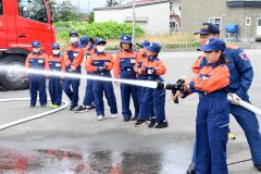 「放水できた!」児童歓声 広尾少年消防クが研修 6