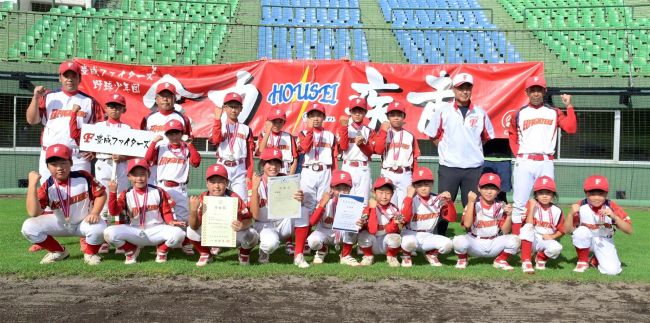 【写真】ウエストマリナーズが今季初Ｖ　１２－１豊成　財団旗少年野球大会