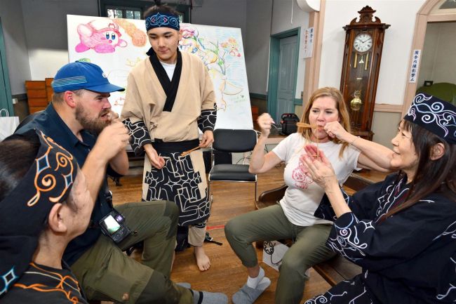 十勝で「アドベンチャー」満喫 ワールドサミット参加者がツアー アイヌ文化や自転車体験