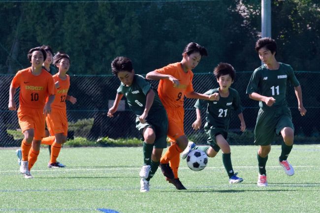 【写真】緑南中2連覇、3-1清水中・御影中 全十勝中体連秋季サッカー