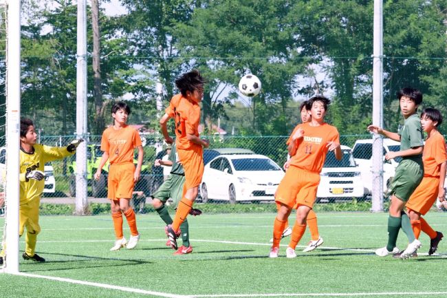 【写真】緑南中2連覇、3-1清水中・御影中 全十勝中体連秋季サッカー