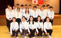北海道ちぬやファームのインターンシップ事業で、農業研修を受けている楽山師範学院の学生たち