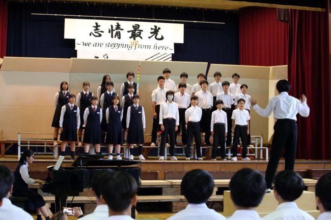 【写真】4年ぶりマスク無しで合唱 帯広市内中学校で文化祭