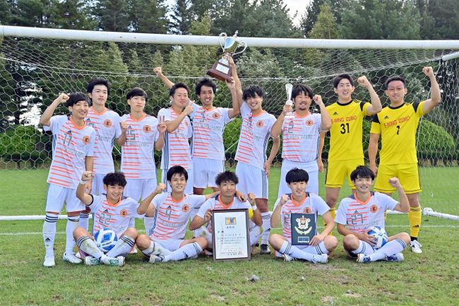 【写真】Ｅ―ＷＩＮＧ出雲が初Ｖ　サッカー全国クラブチーム選手権