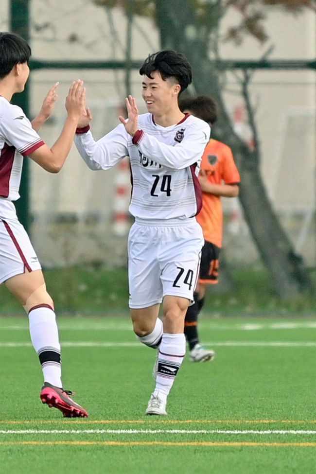 【写真】帯北強豪に屈するも堂々の８強、旭川実の高杉１Ｇ　サッカー全国高校選手権道大会第３日