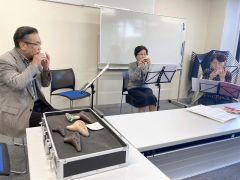 ８０代女性３人、４年ぶりステージに　オカリナの会あしょろ　「音色楽しんでもらえる演奏を」