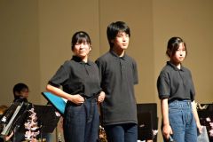 演奏会で引退する３年生３人