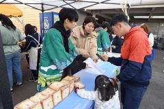 ３０食を配布したフレンチコーントースト