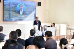大樹町の取り組みを紹介する小田切社長