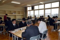事業者と生徒の意見交換が行われた会場