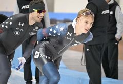 日本選手団はじめ公式練習始まる　出場は２５カ国２６４人　スケートＷ杯帯広大会 14