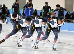 日本選手団はじめ公式練習始まる　出場は２５カ国２６４人　スケートＷ杯帯広大会 9