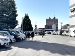 午前９時４５分過ぎにはハピオも満車となり、カフェへ誘導