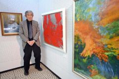 生徒と共に作品を出品した中谷さん