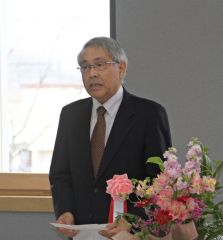 被表彰者を代表してあいさつする村松さん
