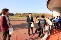 朝のあいさつ　児童に「おはよう」　すくすく運動　鹿追 2