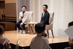 子どもたちの質問に答える杉谷さん