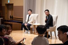 杉谷さんに質問する子ども
