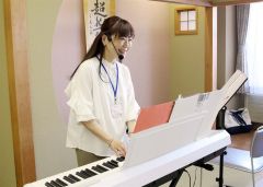 ぴあとも☆リトミック教室を主宰する講師の松井さん