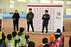 スケートジュニアアスリート夢応援塾、清水宏保さんら指導 2