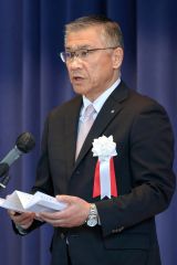来賓を代表し祝辞を述べる手島町長（平栗玲香通信員撮影）