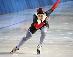 【女子５００メートル】鋭いスタートで加速する上鹿渡双葉（栃木県スポーツ協会―信州大、帯柏葉高出）