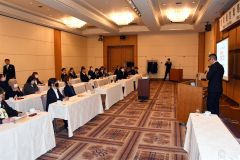 トラックＧメンの取り組みについて学ぶ出席者ら