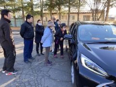 衝突被害軽減ブレーキの体験や自動駐車システムの見学などした安全運転サポート車講習会