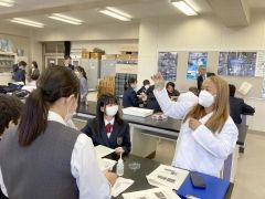 「グローバル」養う　本別高校生がＪＩＣＡ研修員や小学生と授業で交流 2