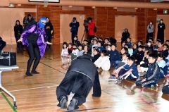 本別署員らによる寸劇