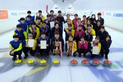 帯畜大川村女子Ｖ、男子はいしざんまい制す　カーリング道東選手権 12