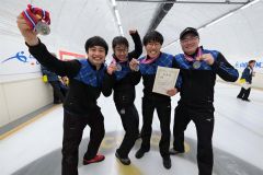 帯畜大川村女子Ｖ、男子はいしざんまい制す　カーリング道東選手権 14