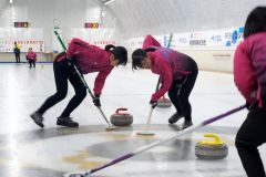 帯畜大川村女子Ｖ、男子はいしざんまい制す　カーリング道東選手権 6