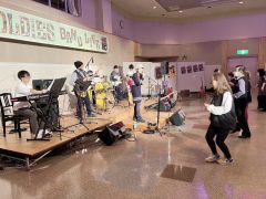 ステージとホールが一体で盛り上がったライブ