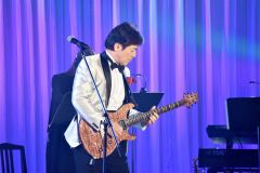 ギターの演奏でもファンを魅了した野口さん