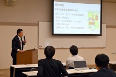 トヨタ生産方式を説明する鈴木氏