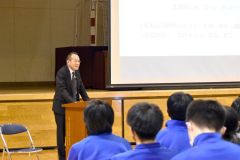 講演した高嶋さん
