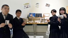金澤輝明さん、二瓶さん、新藤さん、桑原香凛さん（左から）