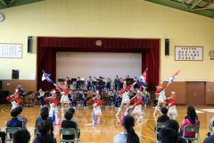 カラーガード隊の演技