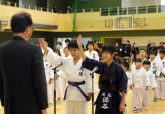 柔道と剣道で７７人が熱戦　鹿追で防犯大会 2
