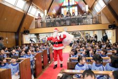 神聖な雰囲気の中クリスマス礼拝　帯広聖公会幼稚園 6