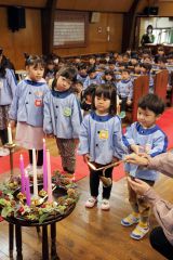神聖な雰囲気の中クリスマス礼拝　帯広聖公会幼稚園 7