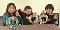 クリスマスリース作りを楽しんだ子どもたち