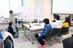 発表ではモール温泉成分入りのシートなどが提案された