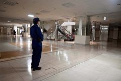 旧長崎屋、空きテナントは暗がりで「危険」との懸念も　各所「見回りを強化する」 3