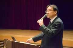 講義する持田学芸員